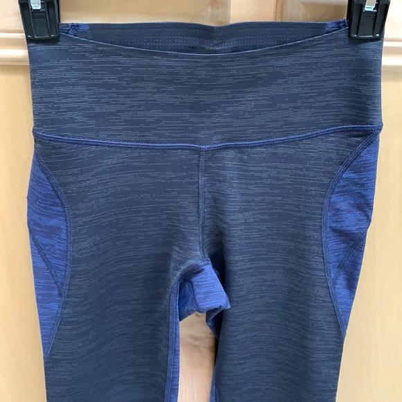 Outdoor Voices 3/4 Two-Tone Leggings - Picture 7 of 12